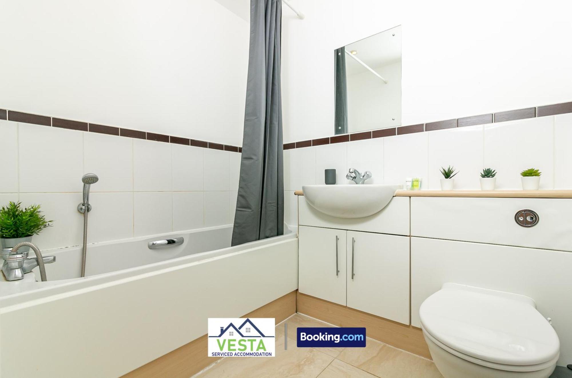 Two Bedrooms Apartment By Vesta Serviced Accommodation & Short Lets Hatfield With Free Wifi Buitenkant foto